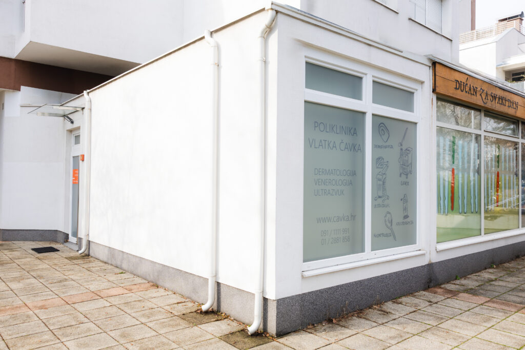 Ulaz Poliklinika Vlatka Čavka
